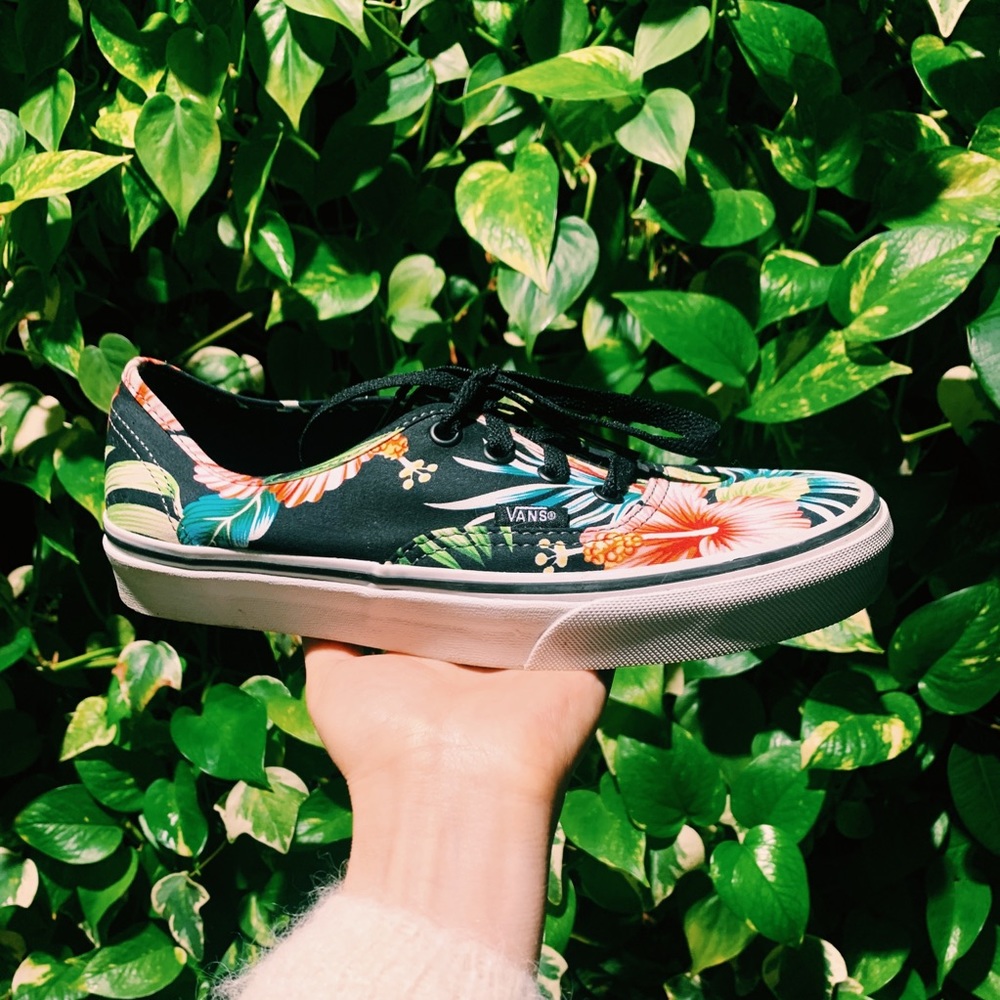 Vans Authentic Hawaiian Floral Skate Shoe - Black